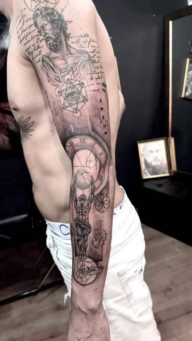 Manga de Zeus y geometría sagrada — tatuaje terminado — Clandestine Art Studio Marmolejo