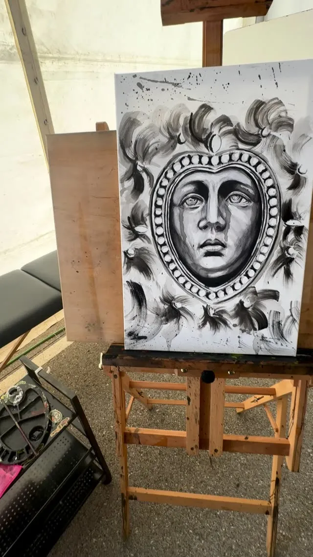Cuadro en el caballete del estudio — Clandestine Art Studio Marmolejo