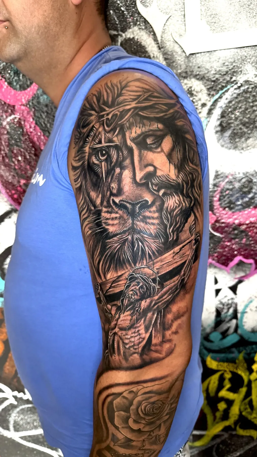León y Cristo en manga completa — Clandestine Art Studio Marmolejo